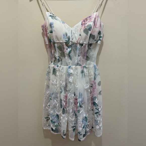 Windsor Floral White and Pink Dress - Picture 4 of 14